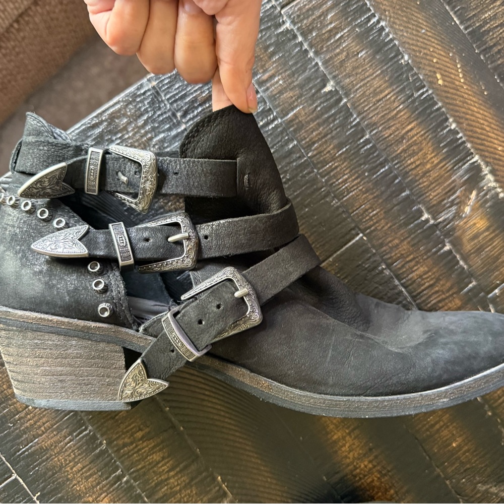 Dolce Vita Spur Western Buckle Ankle Booties Black Leather Size 9.5 Boho Moto - Picture 8 of 14